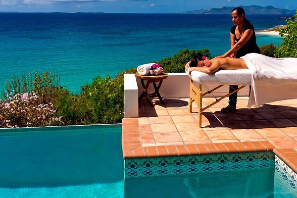 Zenaida Estate | Beach Front - Located in  Exquisite Sandy Hill with Private Pool